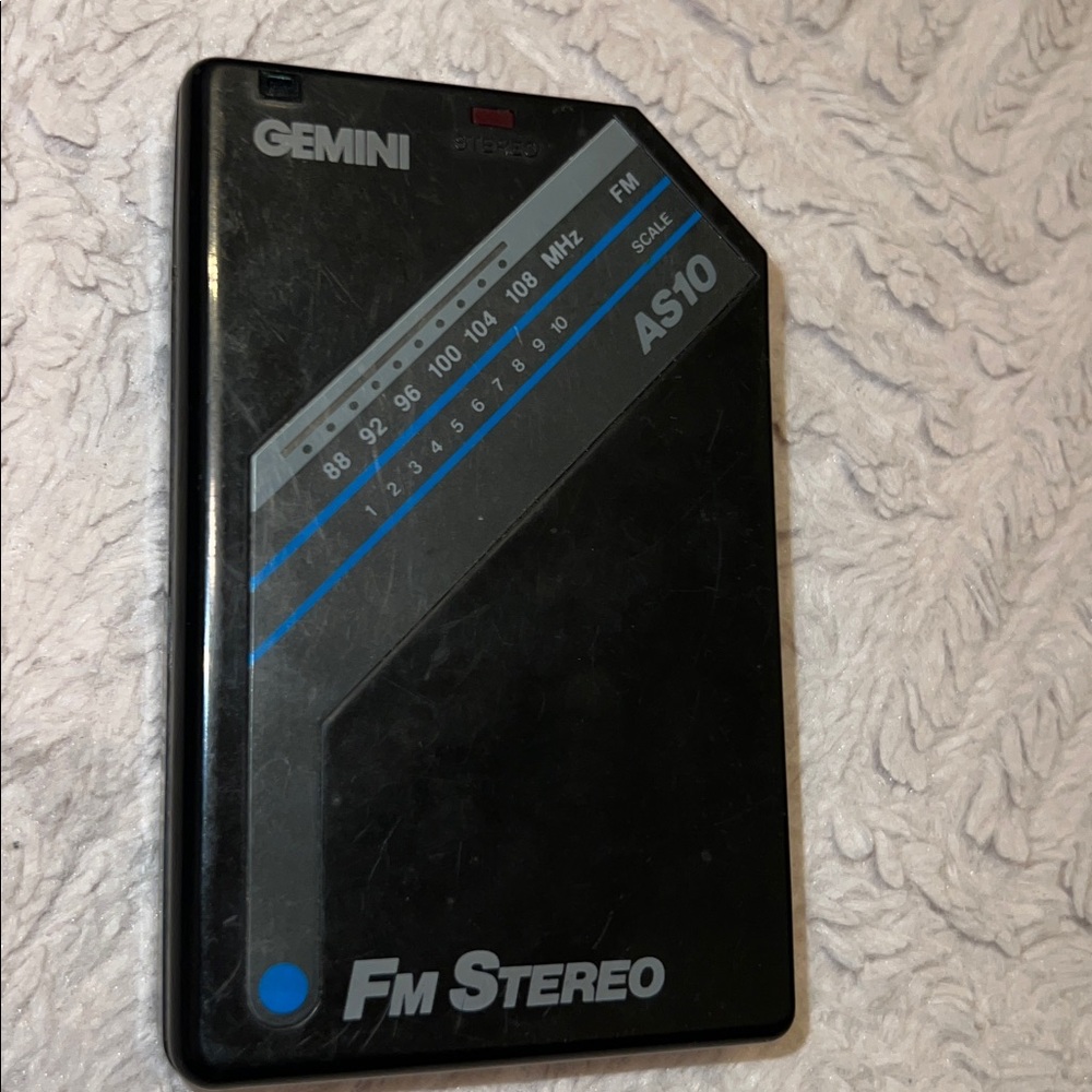 Vintage Gemini FM Stereo AS10 with belt clip